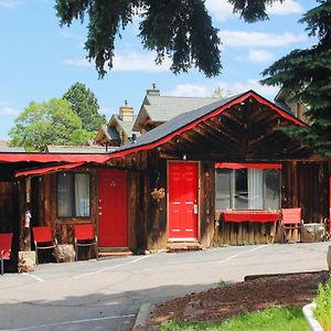 Foot Of The Mountain Motel